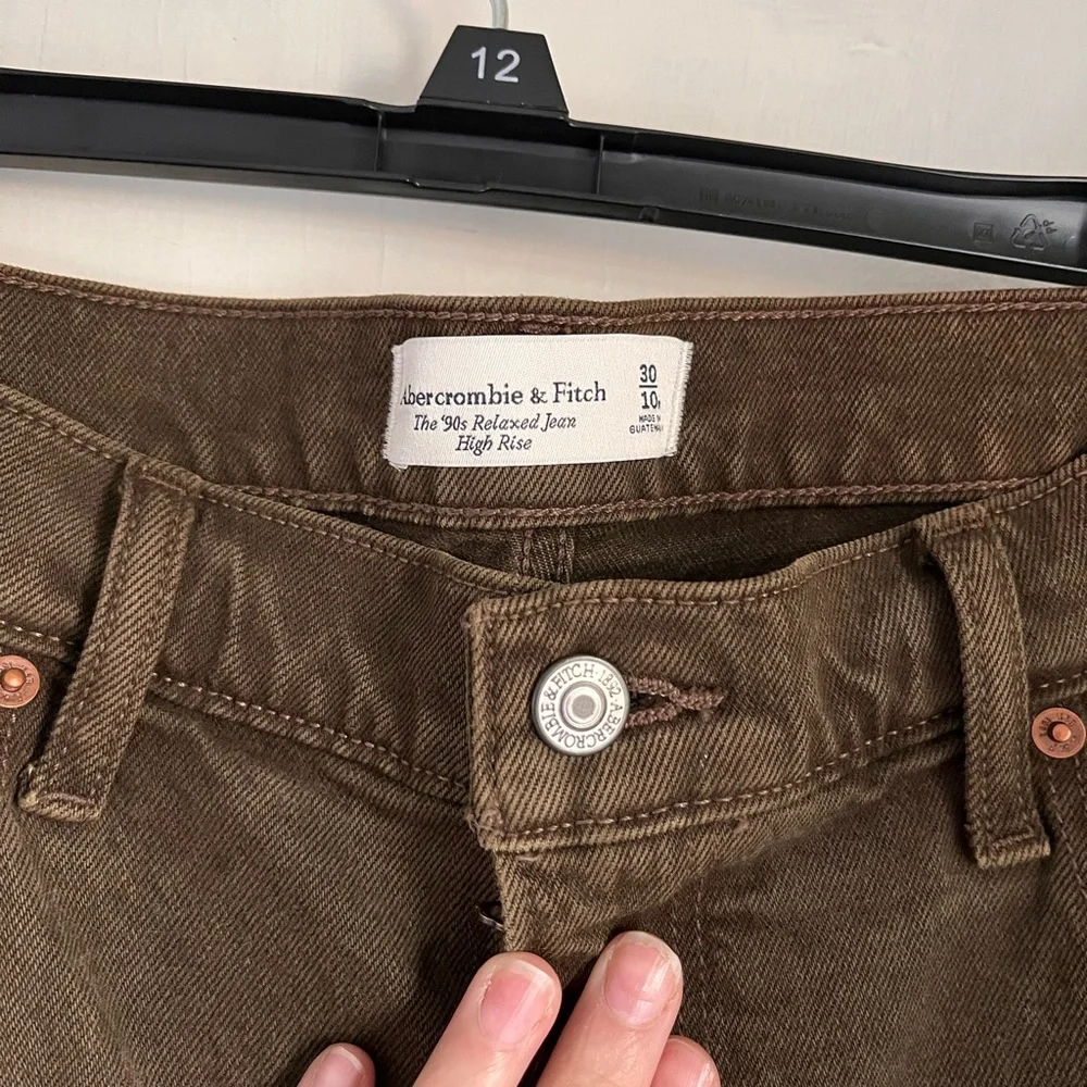 Abercrombie & Fitch Ultra High Rise 90s Straight Leg Brown Jeans Size 10 - Picture 6 of 6